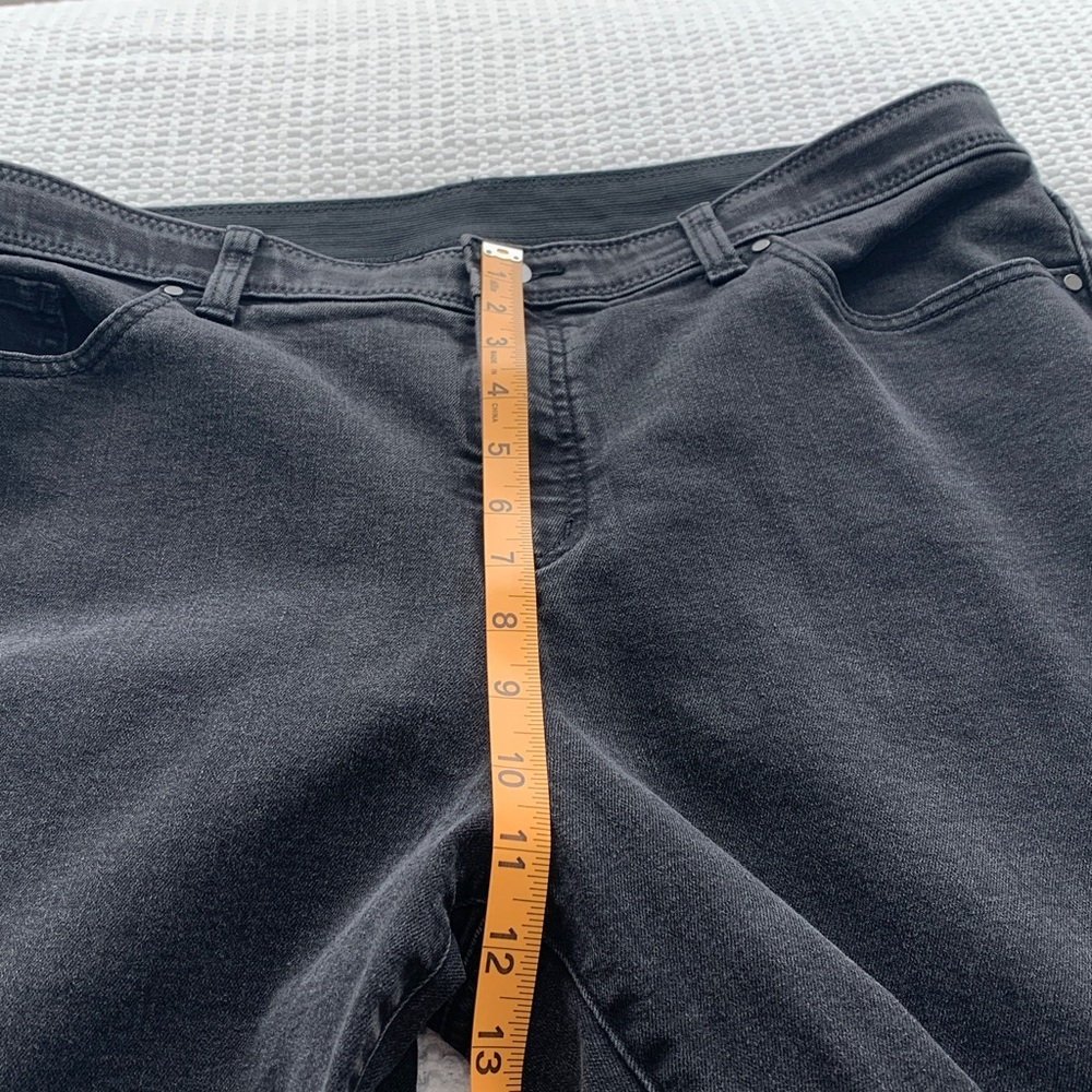 Chico’s Jeans Fabulously Slimming Black Size 14 Short - Picture 7 of 14
